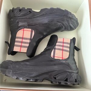 Burberry Black and Beige Chelsea Boots